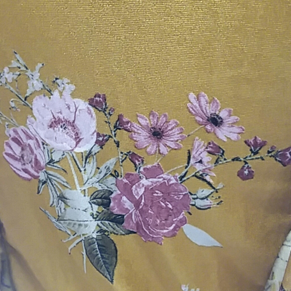 Stradivarius velvet yellow floral top - Picture 5 of 8